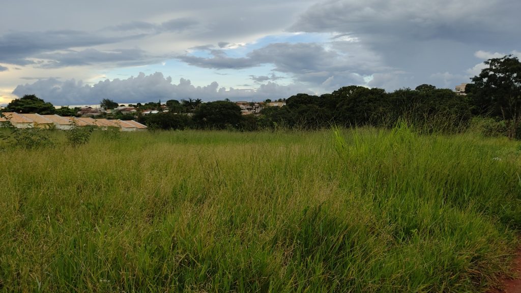 TERRENO SETOR SUL ( PROXIMO AO CENTRO DE TRINDADE-GO)