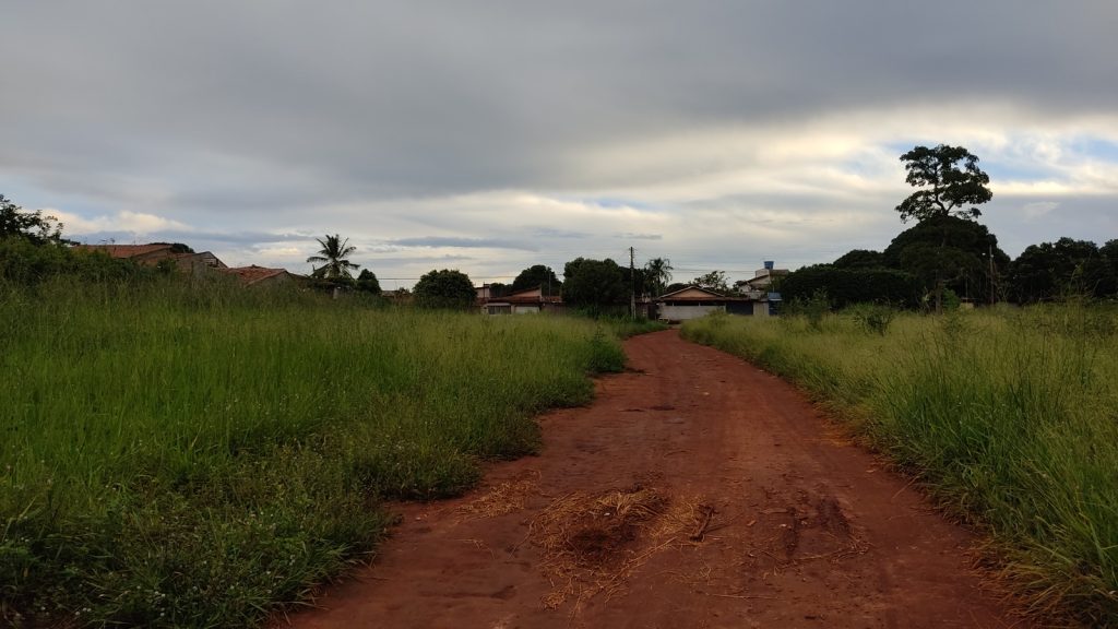 TERRENO SETOR SUL ( PROXIMO AO CENTRO DE TRINDADE-GO)